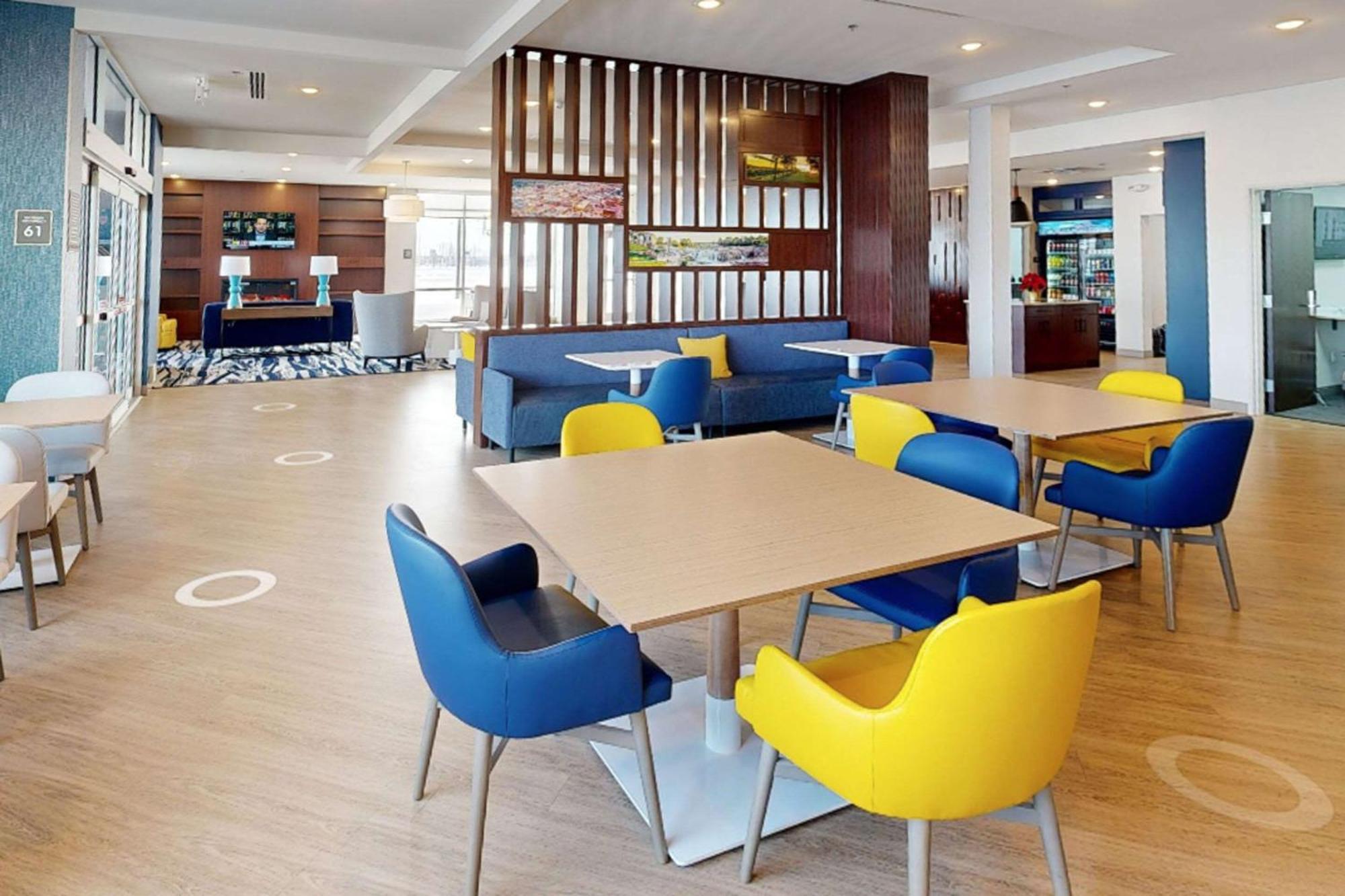 Comfort Inn & Suites At Sanford Sports Complex 수폴스 외부 사진