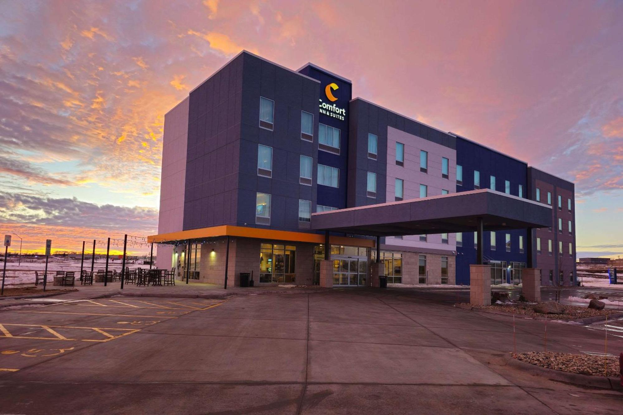 Comfort Inn & Suites At Sanford Sports Complex 수폴스 외부 사진