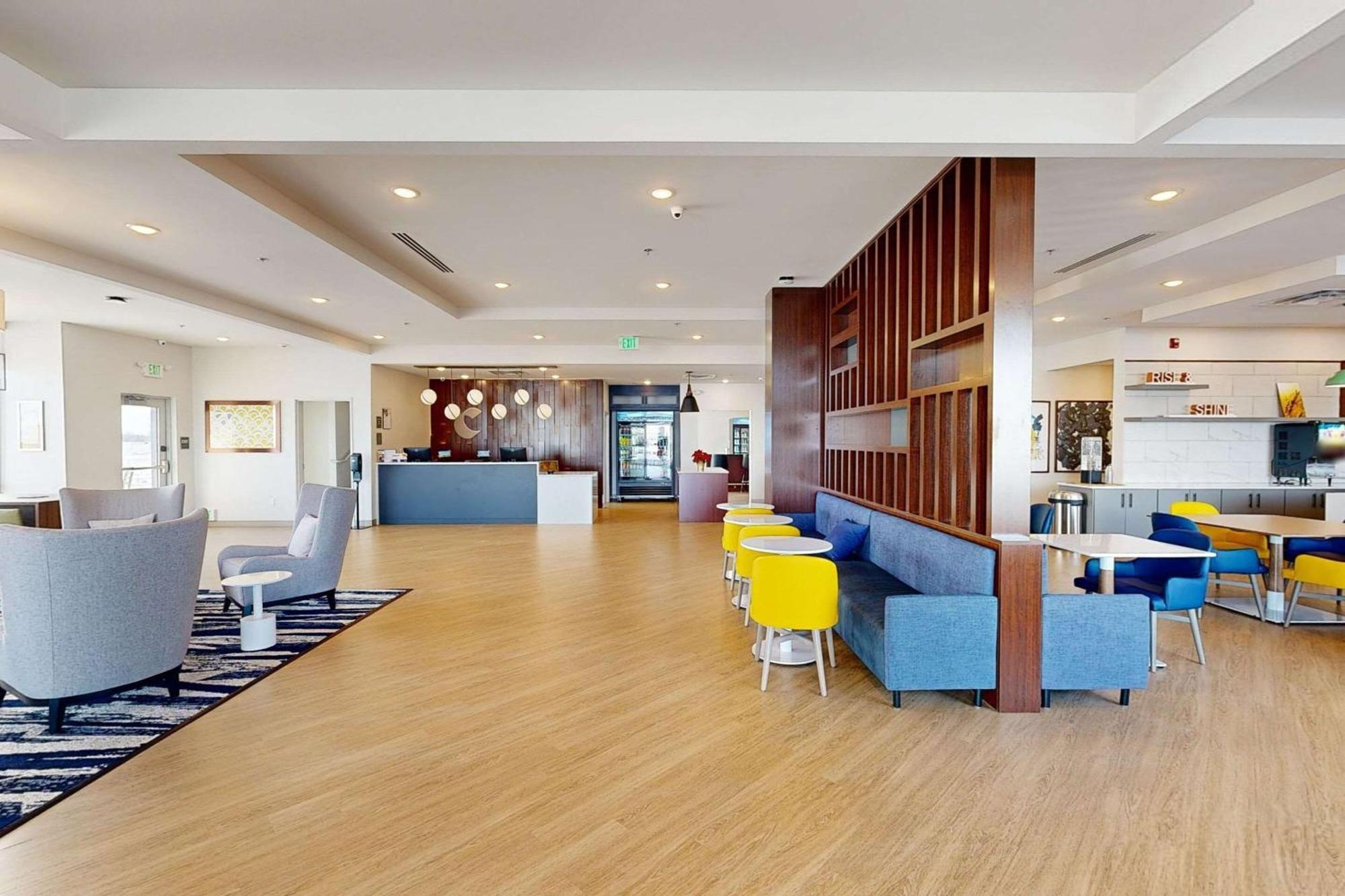 Comfort Inn & Suites At Sanford Sports Complex 수폴스 외부 사진