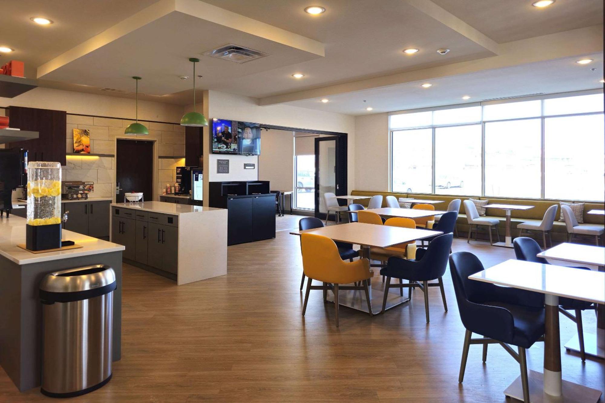 Comfort Inn & Suites At Sanford Sports Complex 수폴스 외부 사진